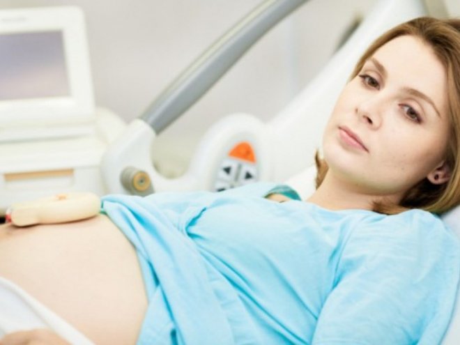 Зачем беременной ложиться на сохранение? | До трех
