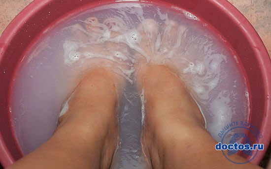 Прогревание ног в воде